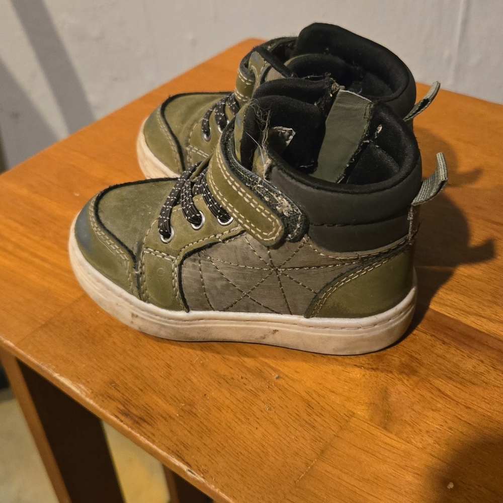 Toddler size 6 green shoes